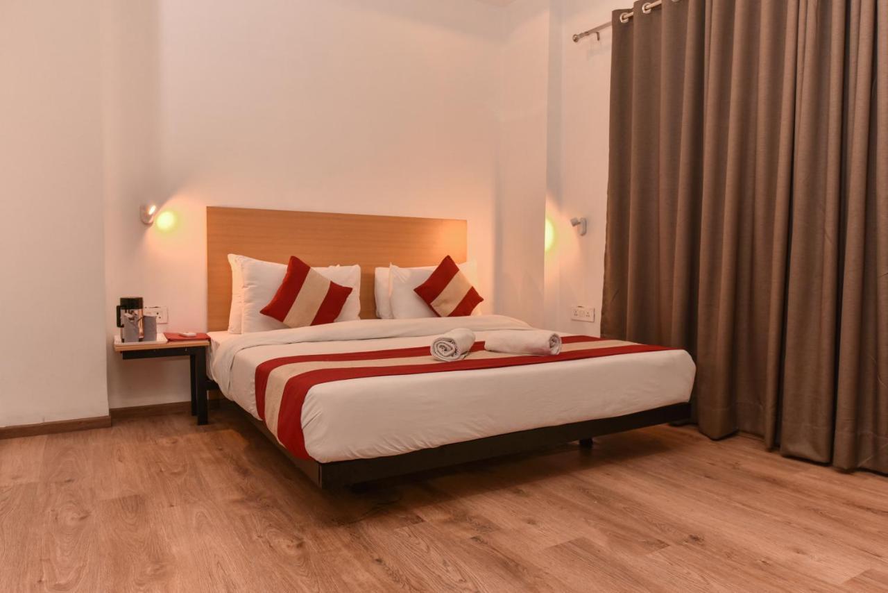 Hotel Red Saffron New Delhi Eksteriør billede
