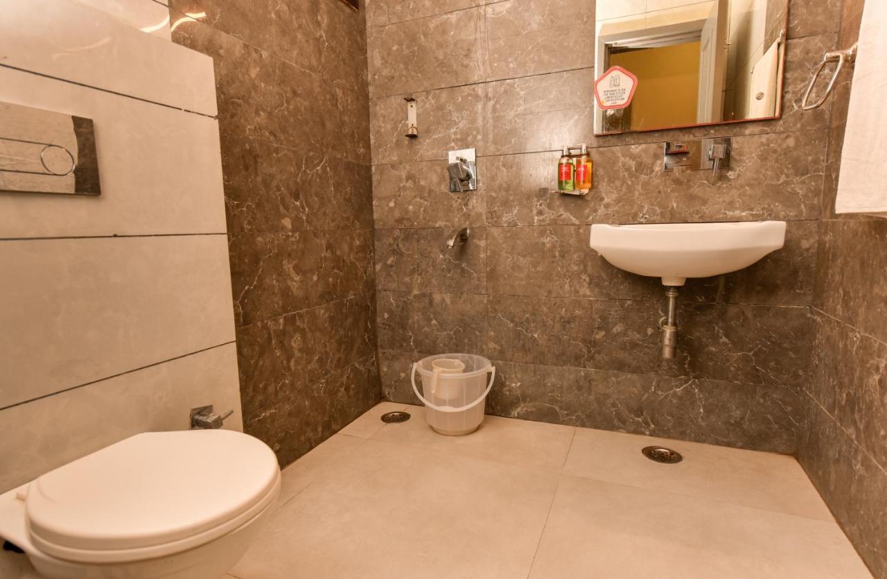 Hotel Red Saffron New Delhi Eksteriør billede