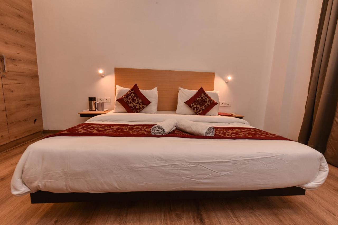 Hotel Red Saffron New Delhi Eksteriør billede